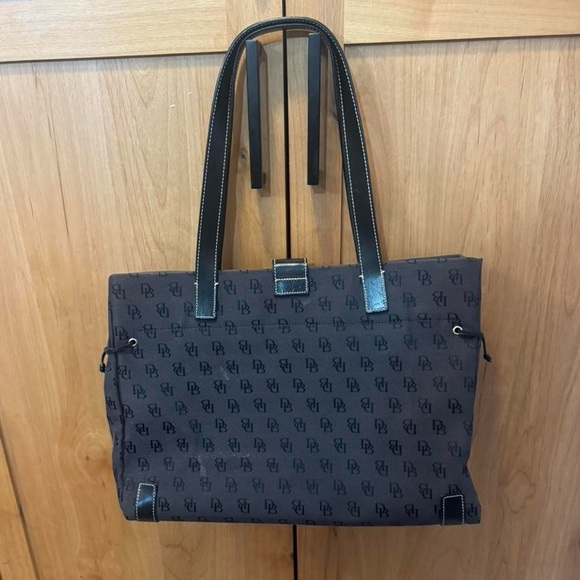 Dooney & Bourke Black Monogram shoulder bag - Picture 2 of 5